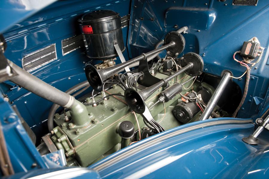  Packard 120 Deluxe Touring Sedan 1937 года  (фото 18 из 19)